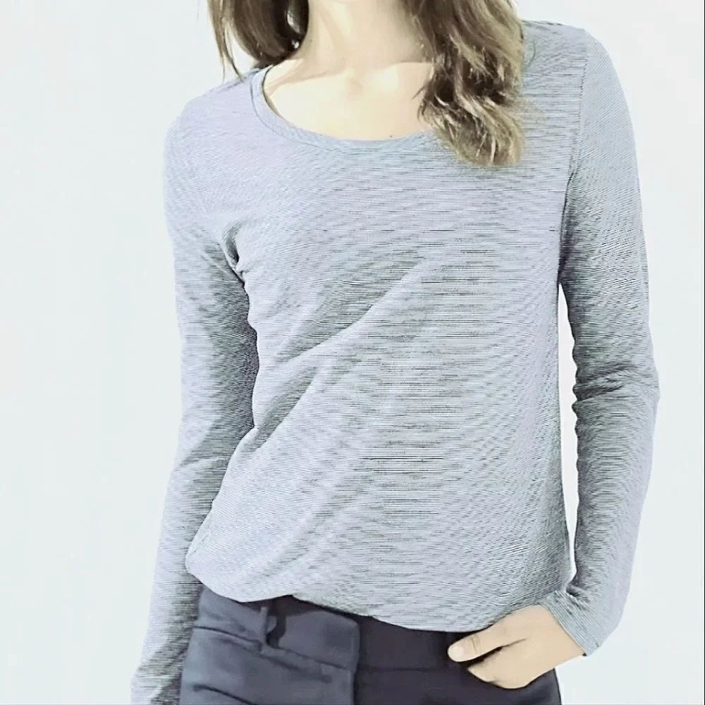 Loft Women's Blue Crewneck Long Sleeve Pullover